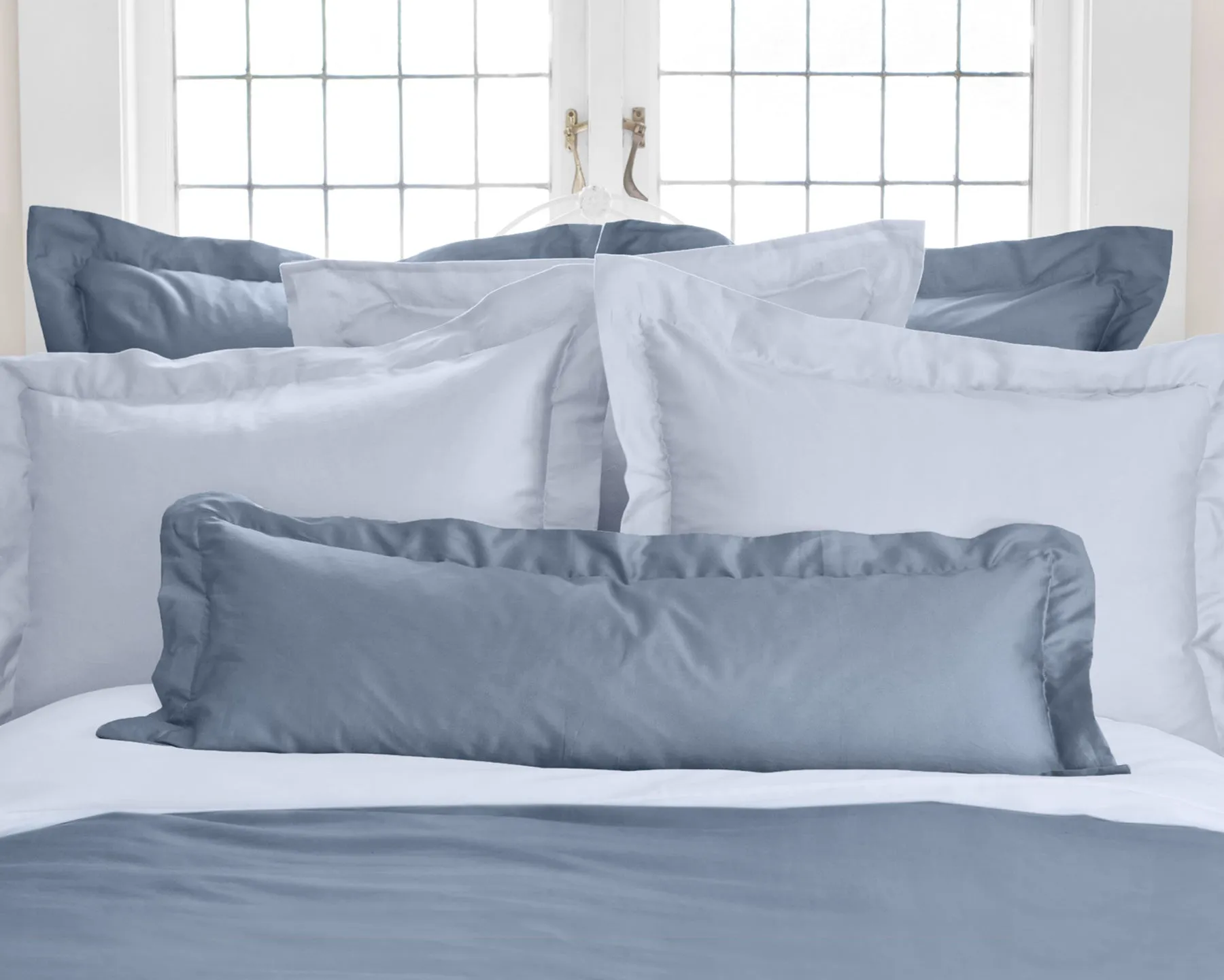 Capri Sateen | Queen Duvet Cover