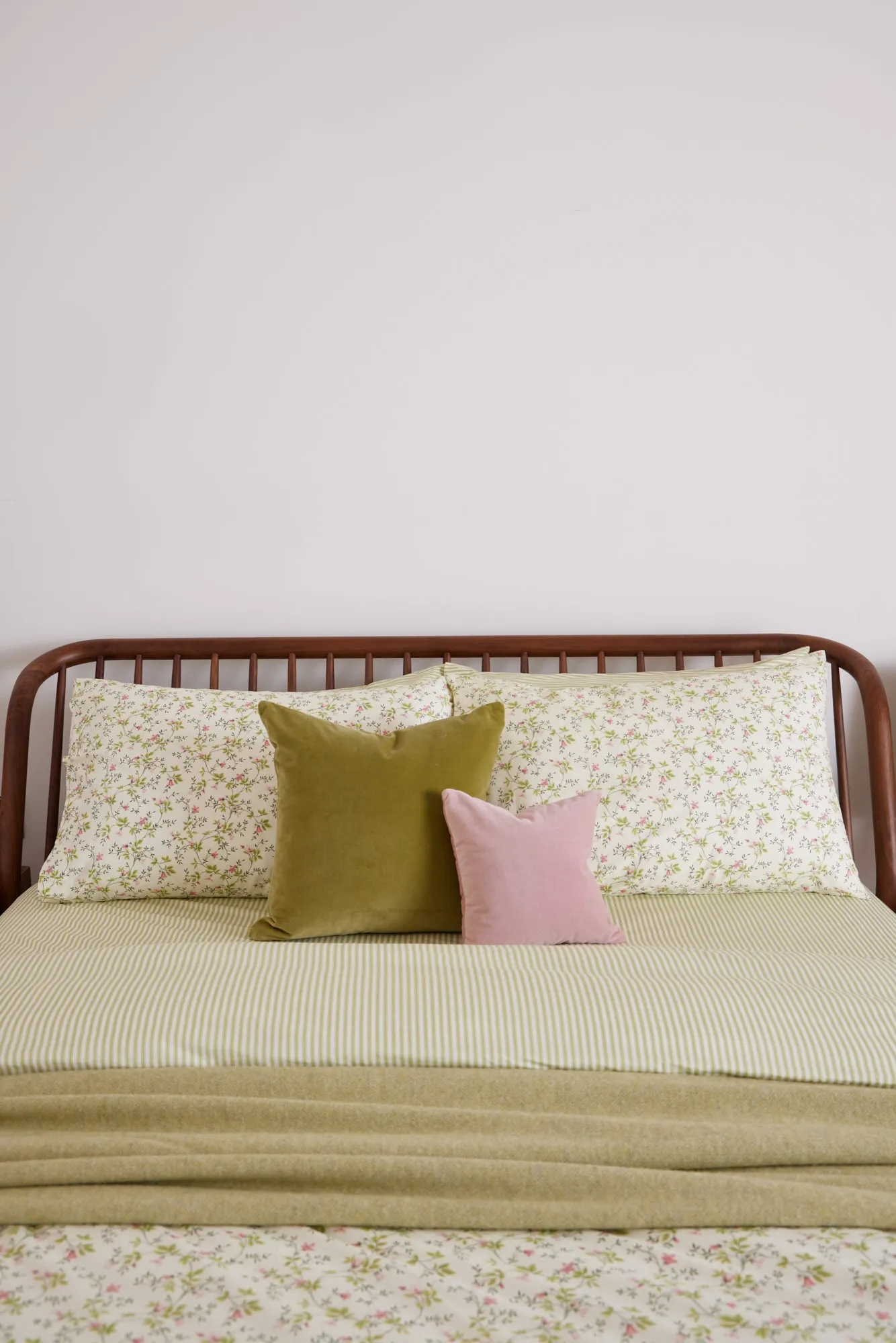 Foxford Dainty Lily Pillowcase