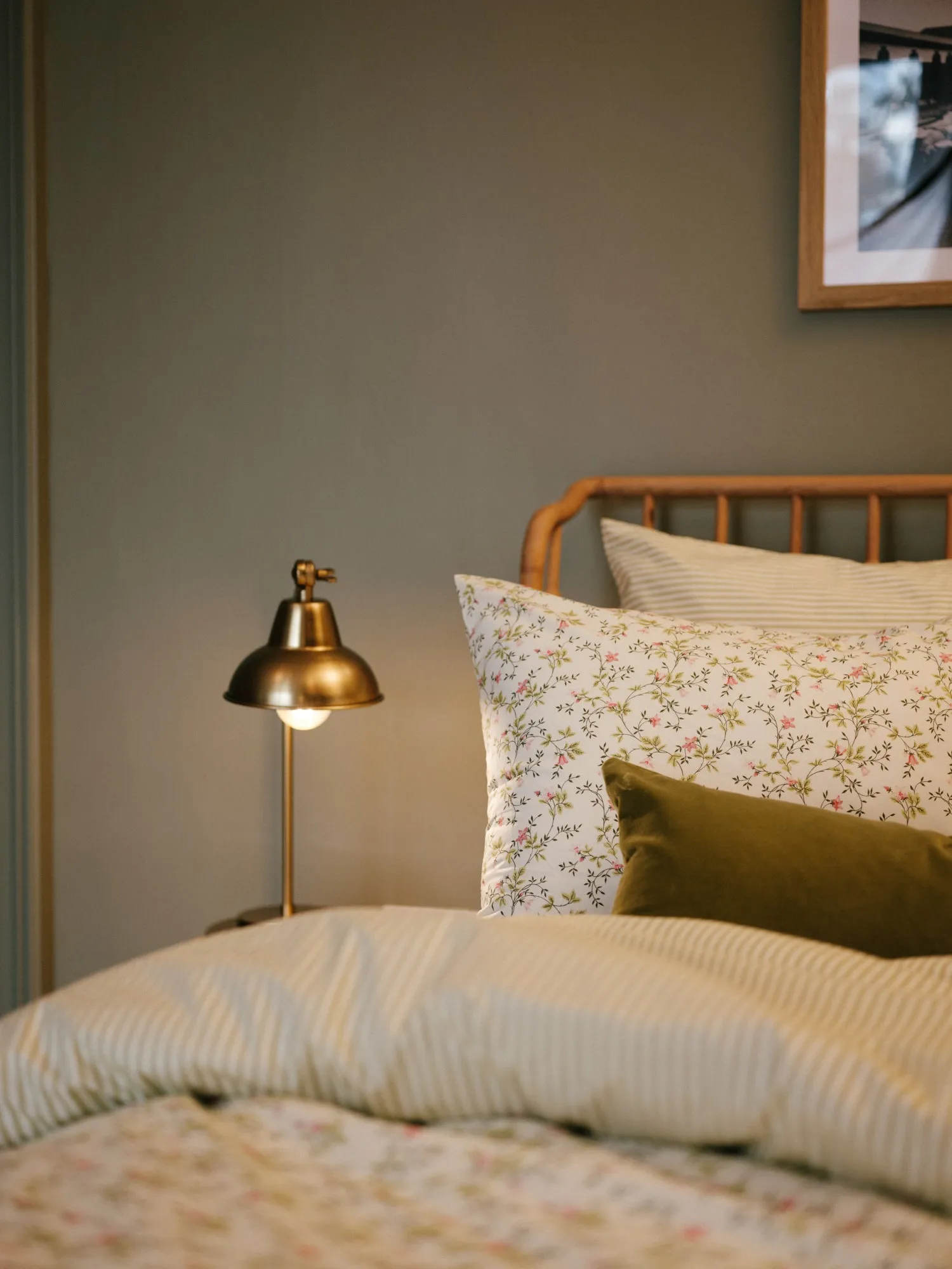 Foxford Dainty Lily Pillowcase